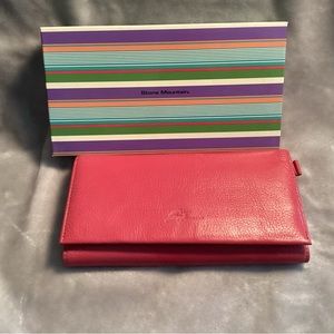 Women’s Leather Wallet. Stone Mountain. NIB